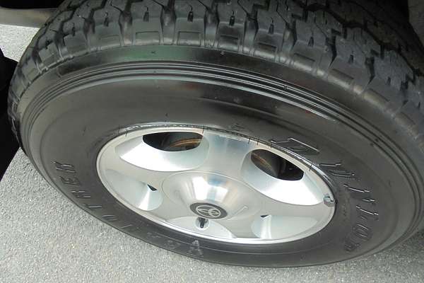 2002 Toyota Landcruiser GXL HDJ100R