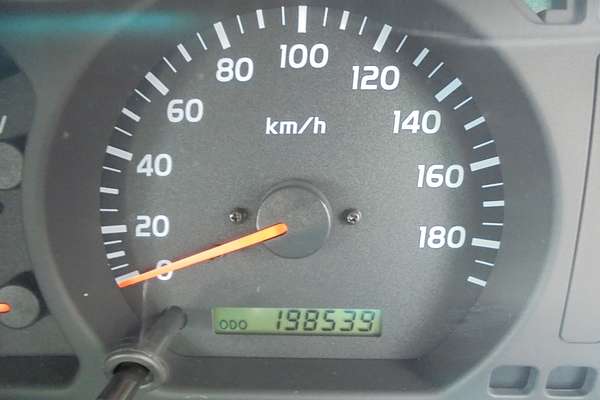 2002 Toyota Landcruiser GXL HDJ100R