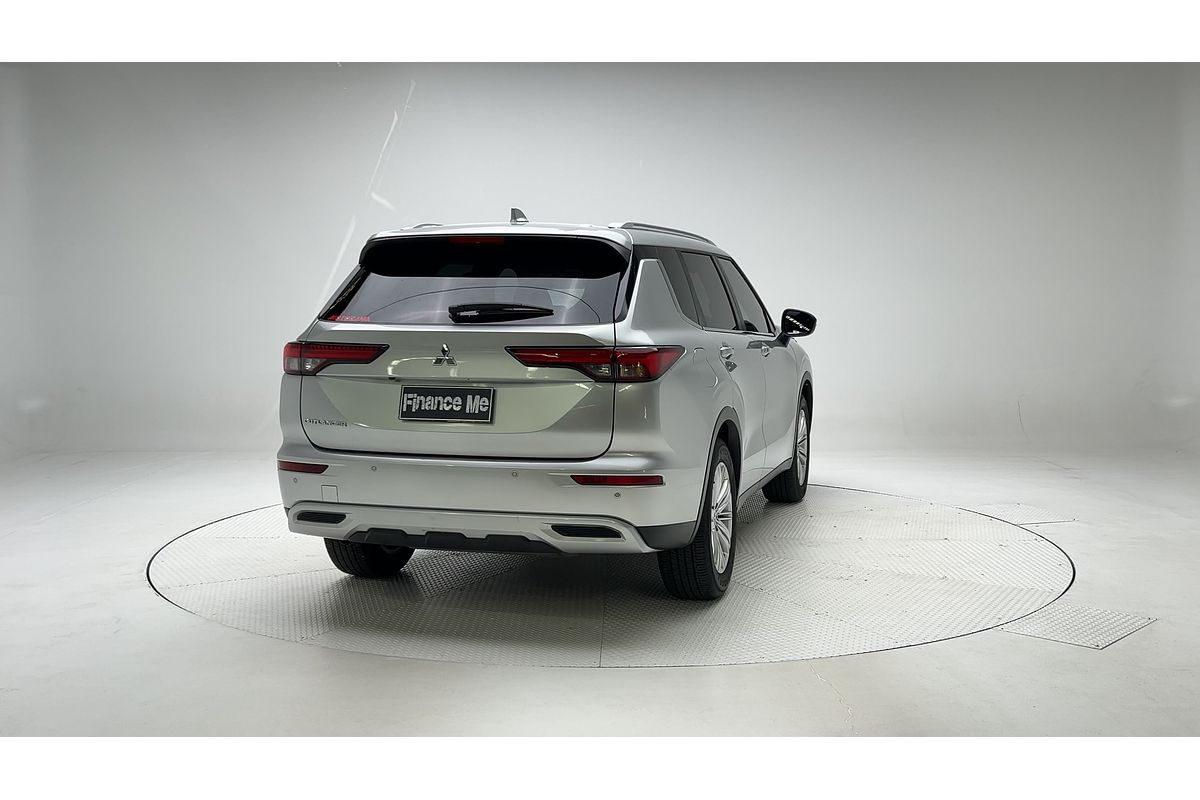 2024 Mitsubishi Outlander LS ZM