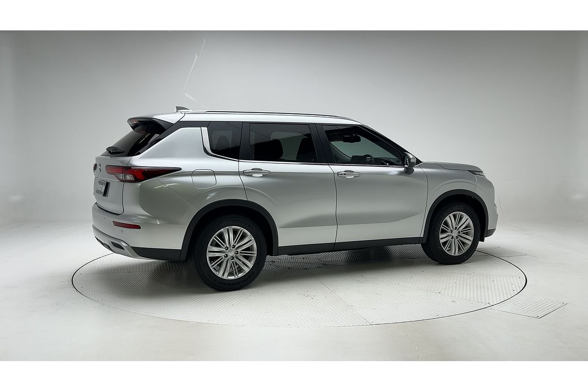 2024 Mitsubishi Outlander LS ZM