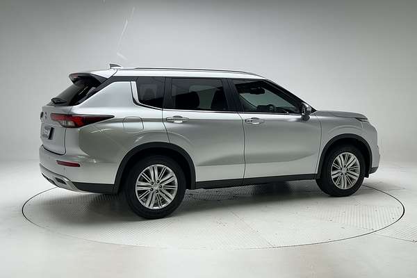 2024 Mitsubishi Outlander LS ZM