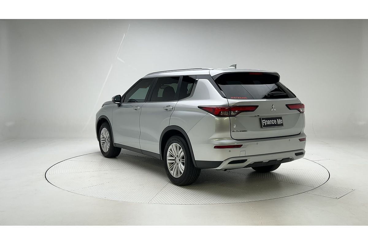 2024 Mitsubishi Outlander LS ZM