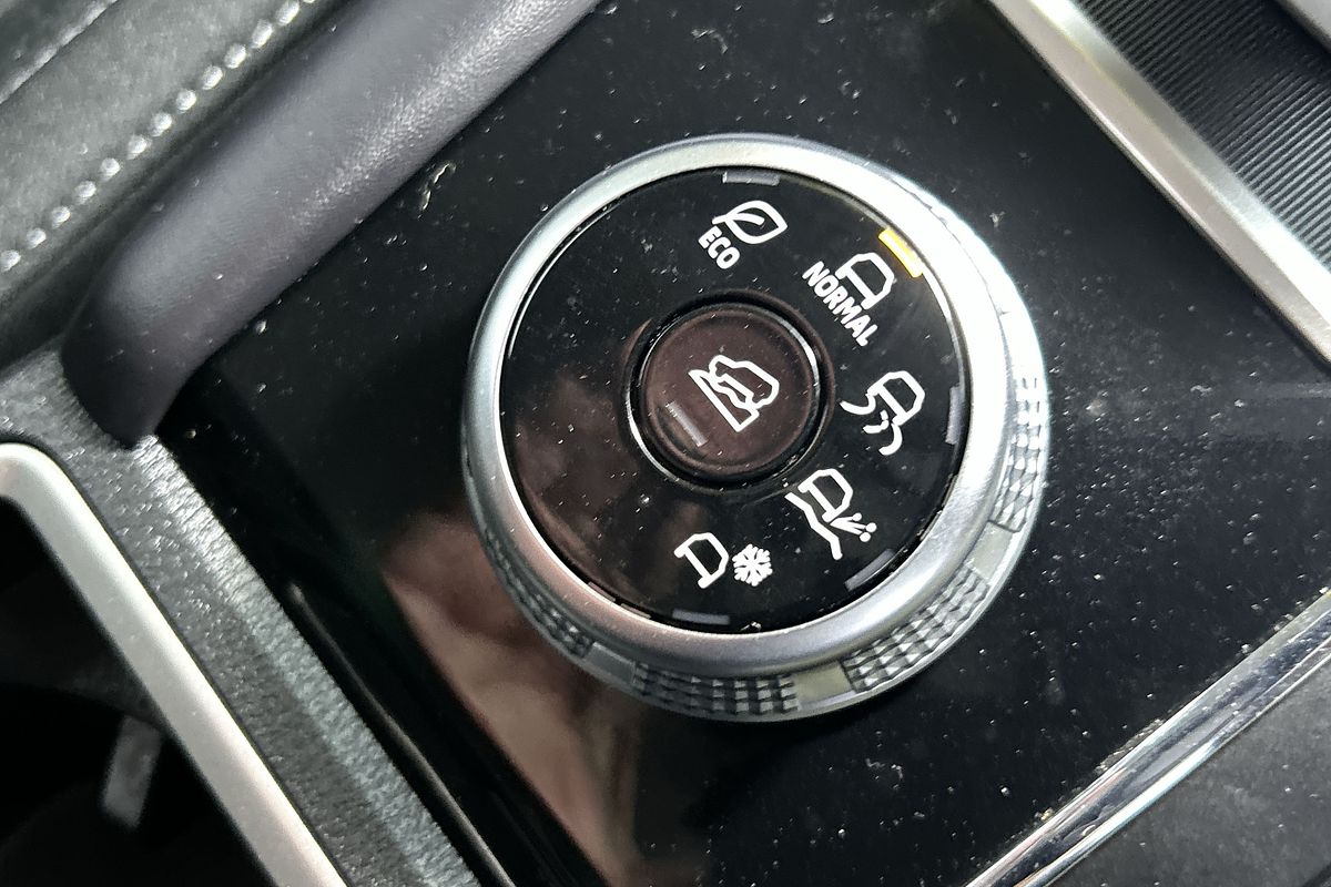 2024 Mitsubishi Outlander LS ZM