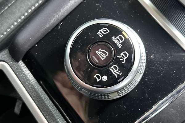 2024 Mitsubishi Outlander LS ZM