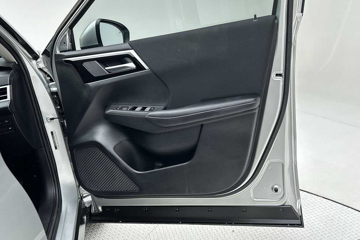 2024 Mitsubishi Outlander LS ZM