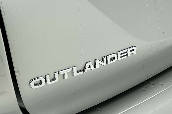 2024 Mitsubishi Outlander LS ZM