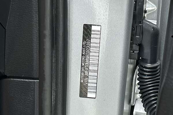 2024 Mitsubishi Outlander LS ZM