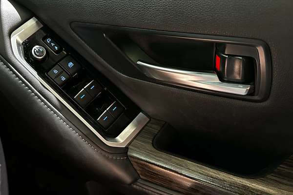 2022 Toyota Landcruiser VX FJA300R