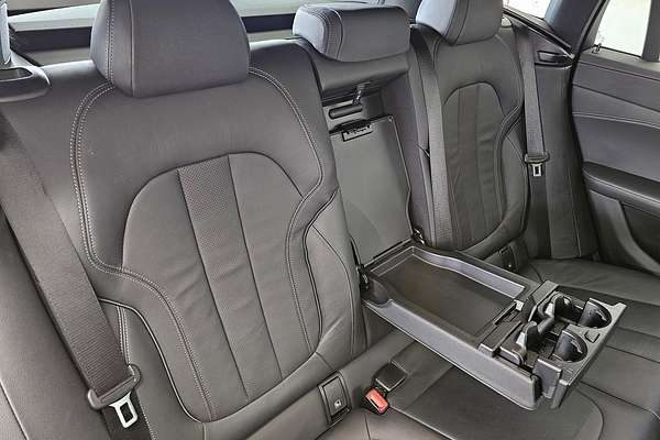 2021 BMW X6 xDrive30d M Sport G06