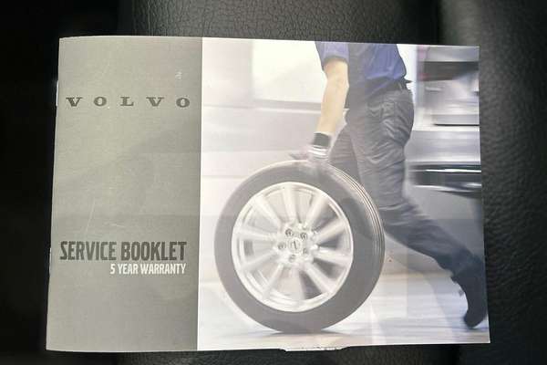 2023 Volvo XC60 Ultimate B5 Bright