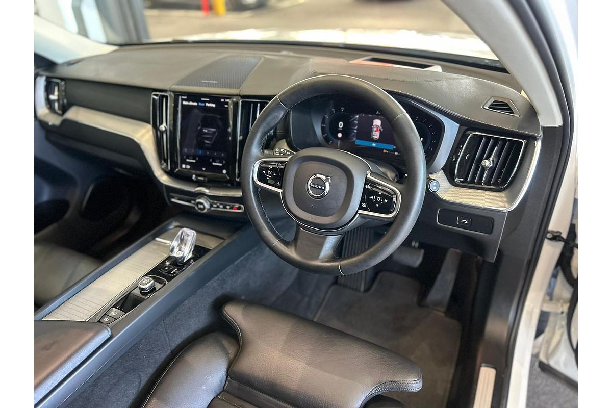 2023 Volvo XC60 Ultimate B5 Bright