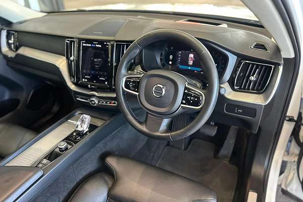 2023 Volvo XC60 Ultimate B5 Bright