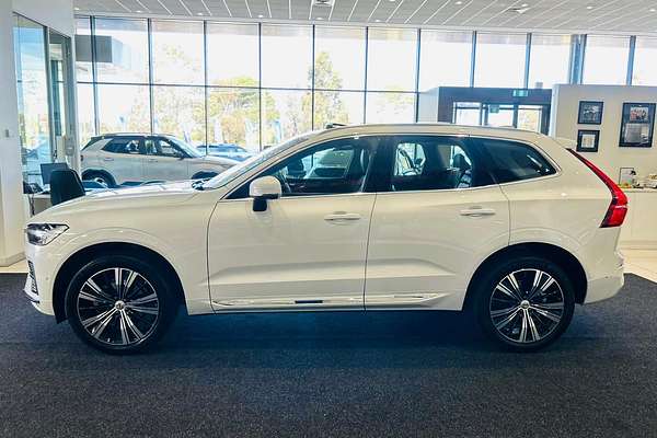 2023 Volvo XC60 Ultimate B5 Bright