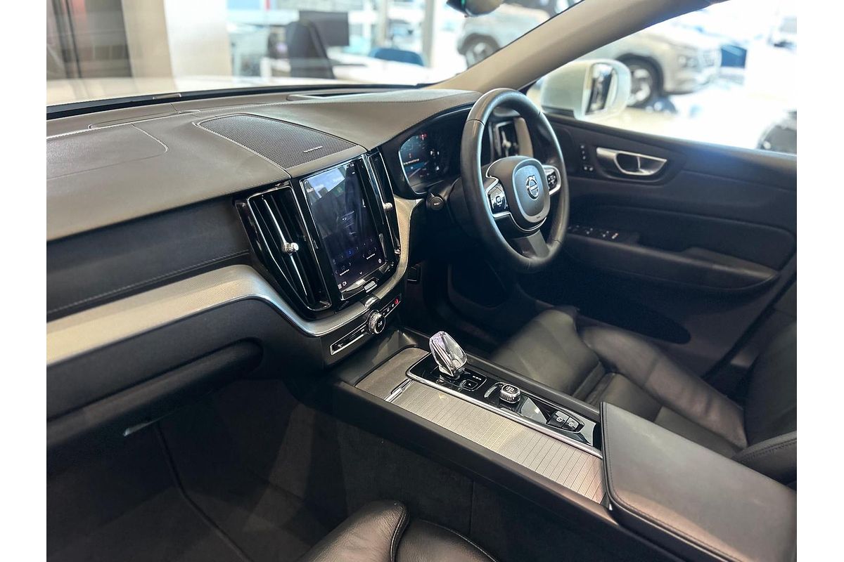 2023 Volvo XC60 Ultimate B5 Bright