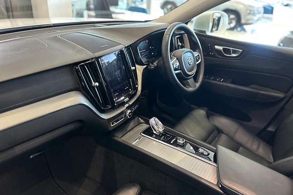 2023 Volvo XC60 Ultimate B5 Bright