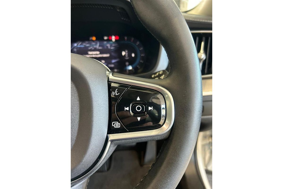 2023 Volvo XC60 Ultimate B5 Bright