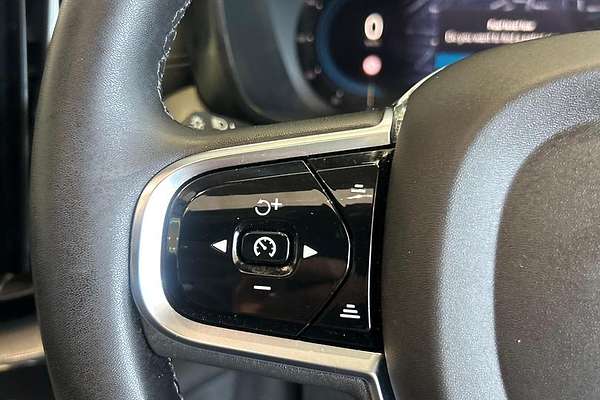 2023 Volvo XC60 Ultimate B5 Bright