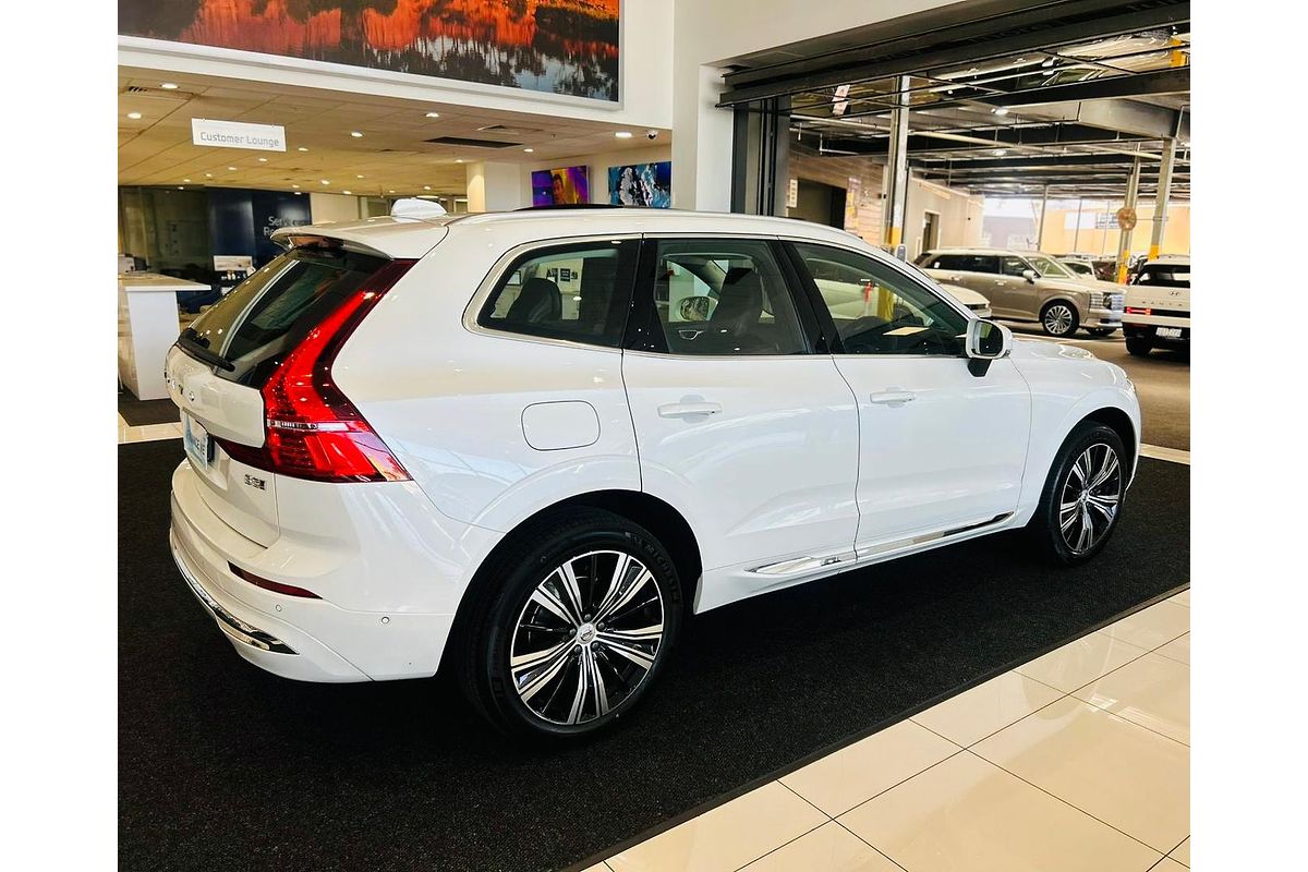 2023 Volvo XC60 Ultimate B5 Bright