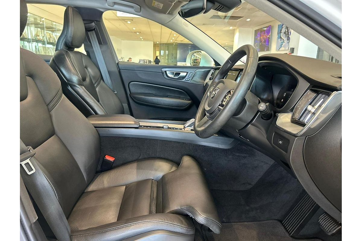 2023 Volvo XC60 Ultimate B5 Bright