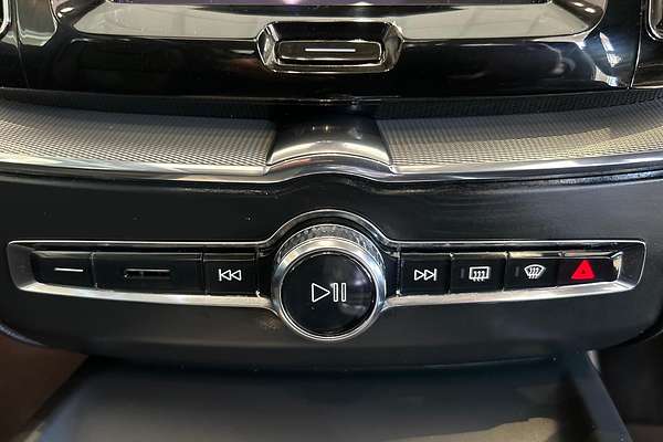 2023 Volvo XC60 Ultimate B5 Bright