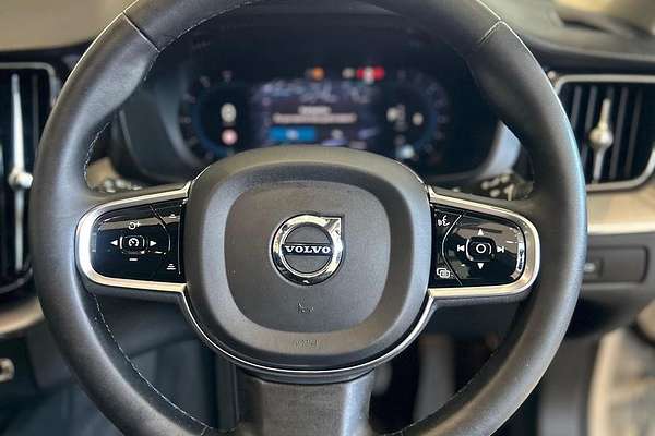 2023 Volvo XC60 Ultimate B5 Bright