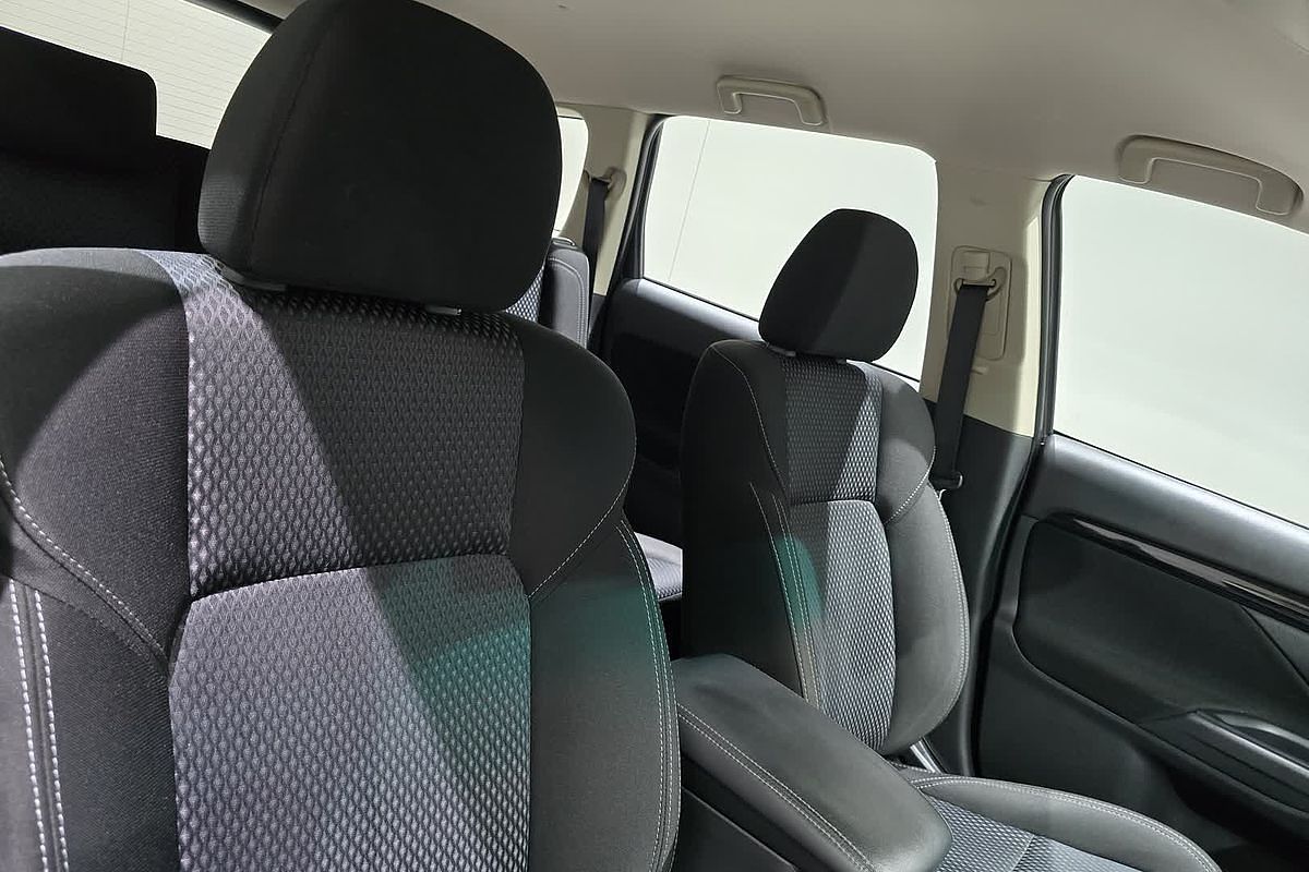 2019 Mitsubishi Outlander ES ZL