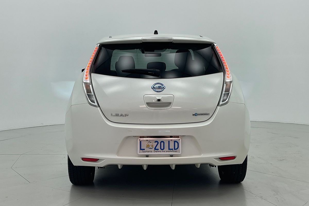 2017 Nissan LEAF  ZE0