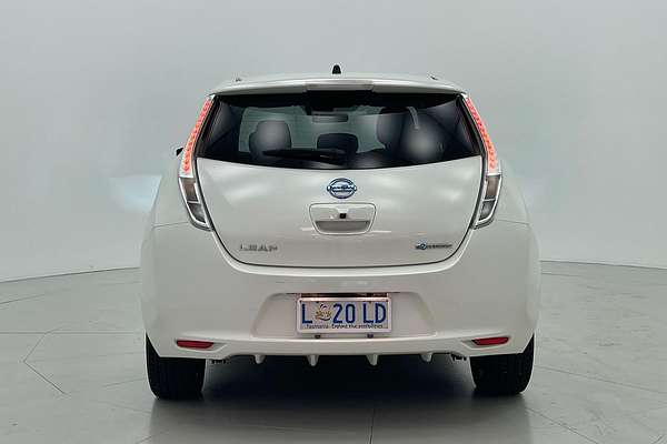 2017 Nissan LEAF  ZE0
