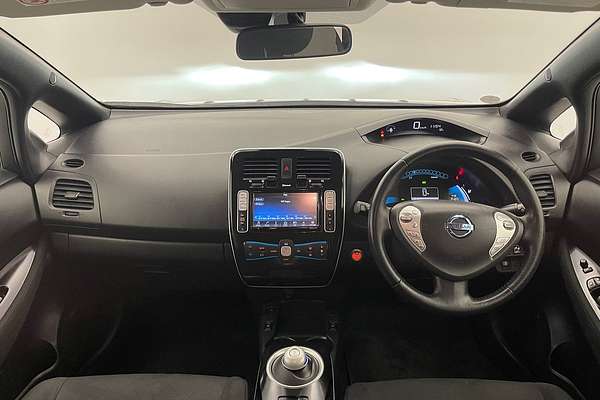 2017 Nissan LEAF  ZE0