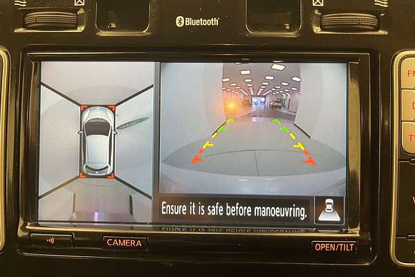 2017 Nissan LEAF  ZE0