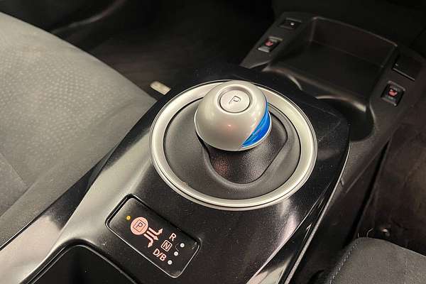 2017 Nissan LEAF  ZE0