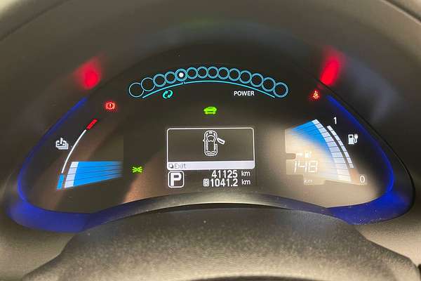 2017 Nissan LEAF  ZE0