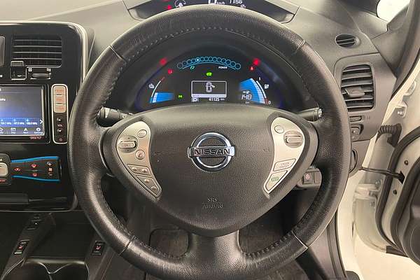 2017 Nissan LEAF  ZE0