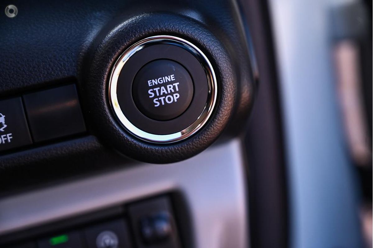 2025 Suzuki Swift Hybrid UZ