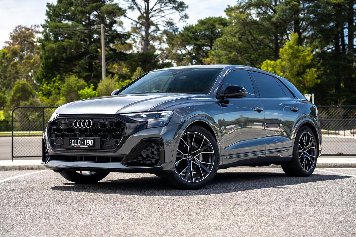 2025 Audi Q8 55 TFSI S line F1
