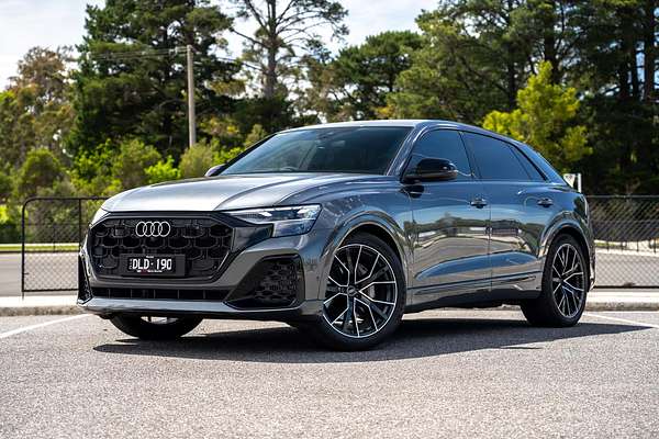 2025 Audi Q8 55 TFSI S line F1