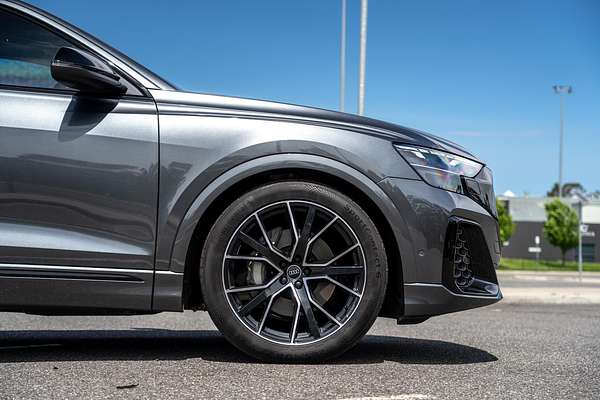 2025 Audi Q8 55 TFSI S line F1