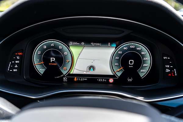 2025 Audi Q8 55 TFSI S line F1