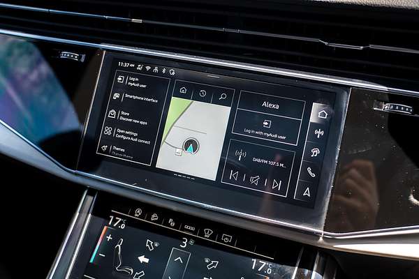 2025 Audi Q8 55 TFSI S line F1