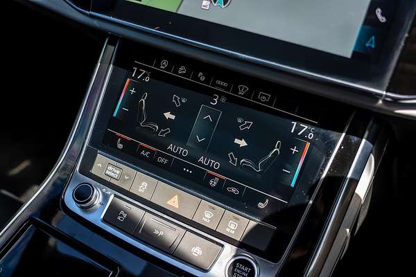 2025 Audi Q8 55 TFSI S line F1