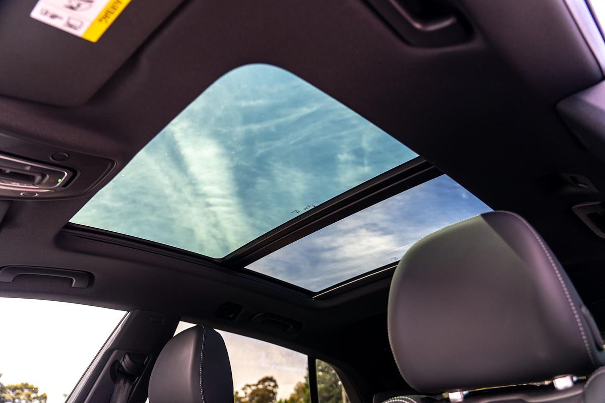 2025 Audi Q8 55 TFSI S line F1