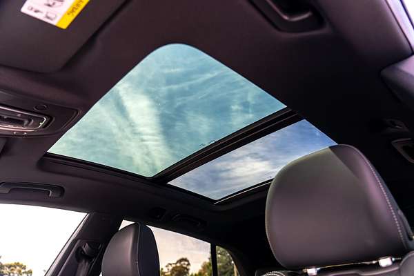 2025 Audi Q8 55 TFSI S line F1