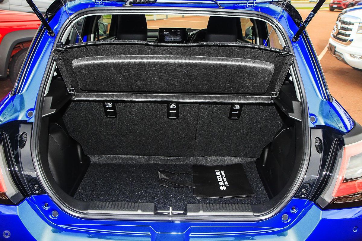 2025 Suzuki Swift Hybrid UZ