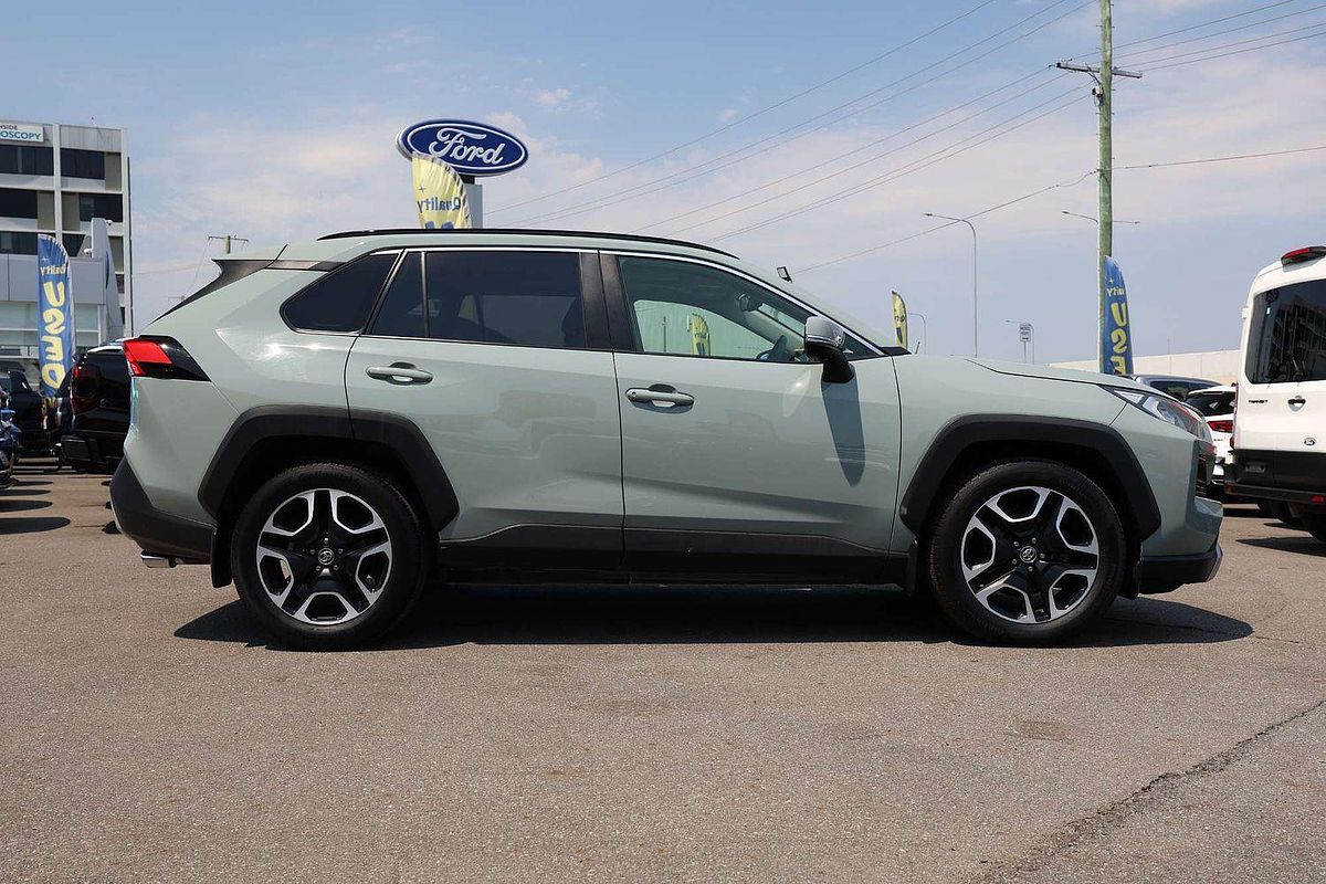 2019 Toyota RAV4 Edge AXAA54R
