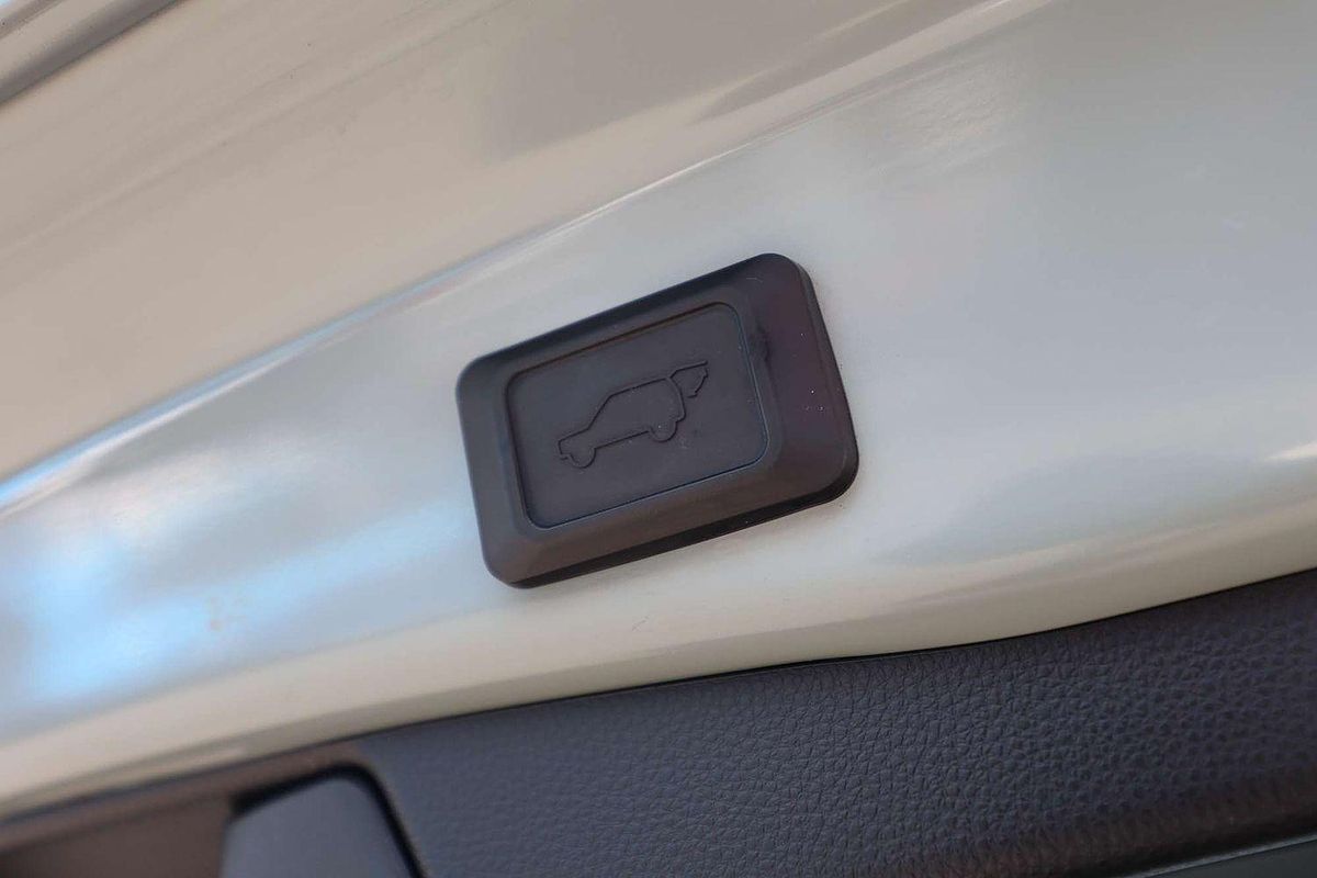 2019 Toyota RAV4 Edge AXAA54R