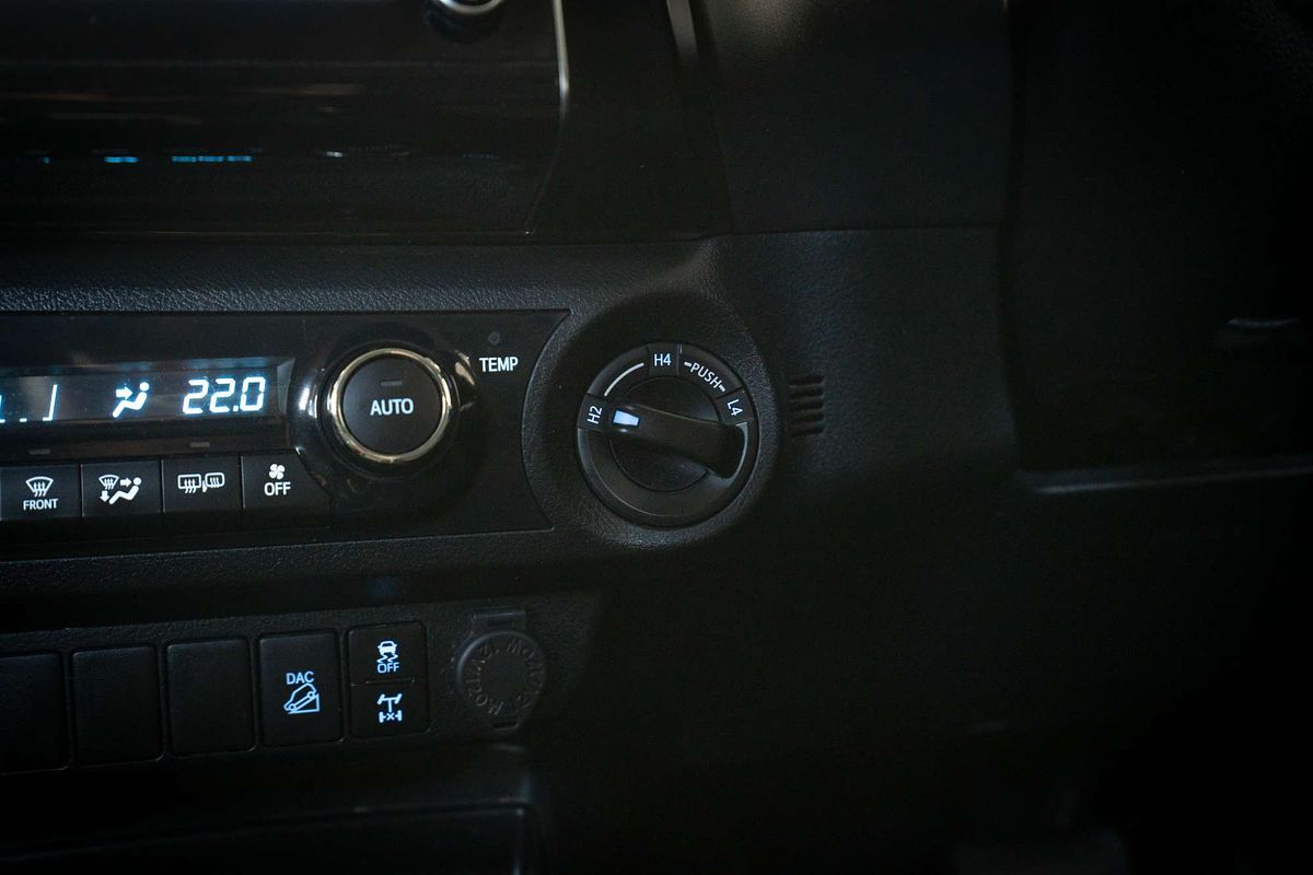 2020 Toyota Hilux SR5 GUN126R 4X4