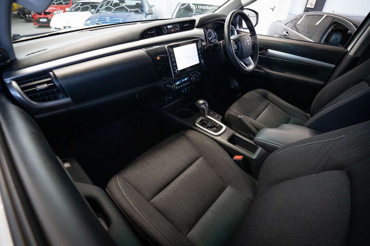 2020 Toyota Hilux SR5 GUN126R 4X4