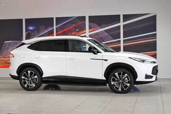 2025 MG HS Super Hybrid Essence AS33P