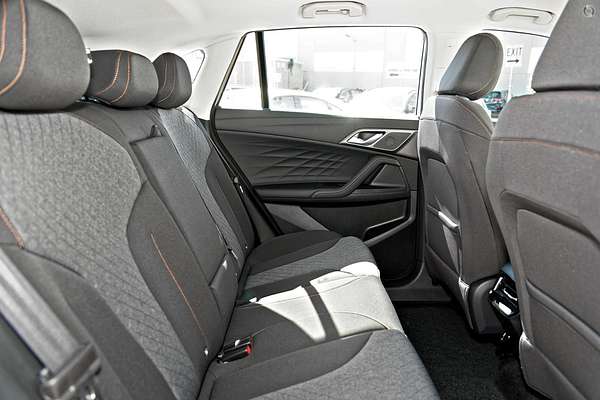 2025 MG HS Vibe AS33