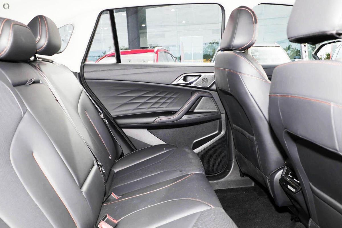 2024 MG HS Excite AS33